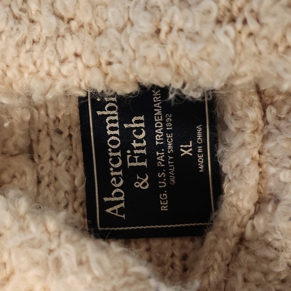 Abercrombie And Fitch Turtle Neck Sweater - Picture 5 of 5